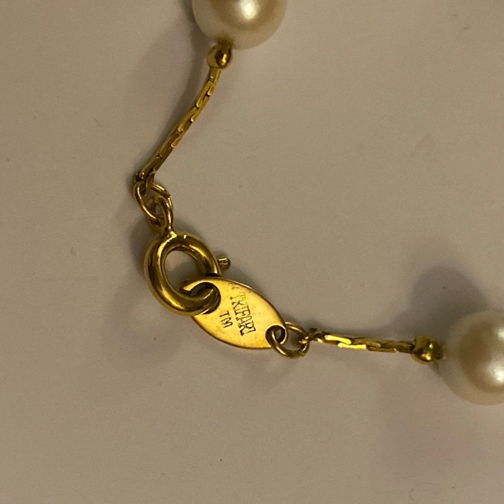 Vintage Signed Trifari Gold Tone Faux Pearl Bracelet Dainty Wedding Bride Gift - Picture 3 of 12